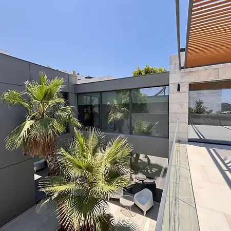 Yalikavak With Pool Garden Sea View